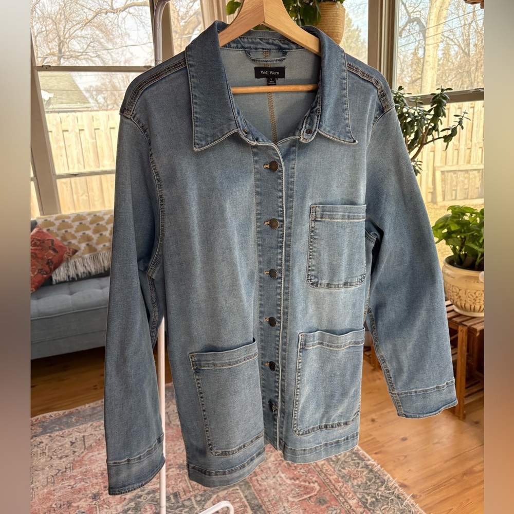 Well Worn Blue Jean Jacket with Pockets
